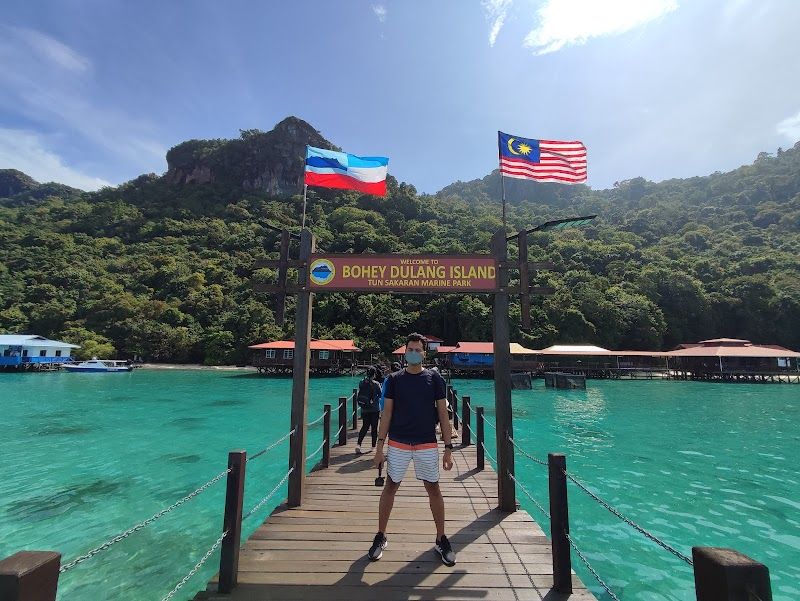 Island Hopping to Bohey Dulang, Mantabuan, and Sibuan Islands