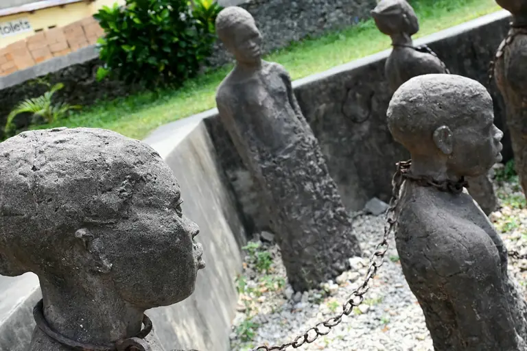 Gos tour in zanzibar. Get your guide for slave market & Stone town city