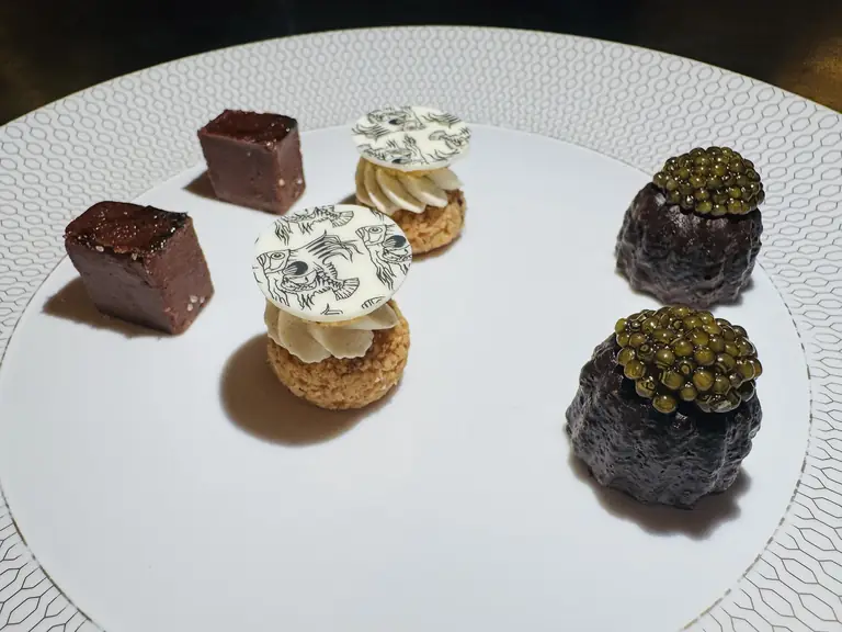 Saint Peter at The Grand National Hotel - Sydney - Australia