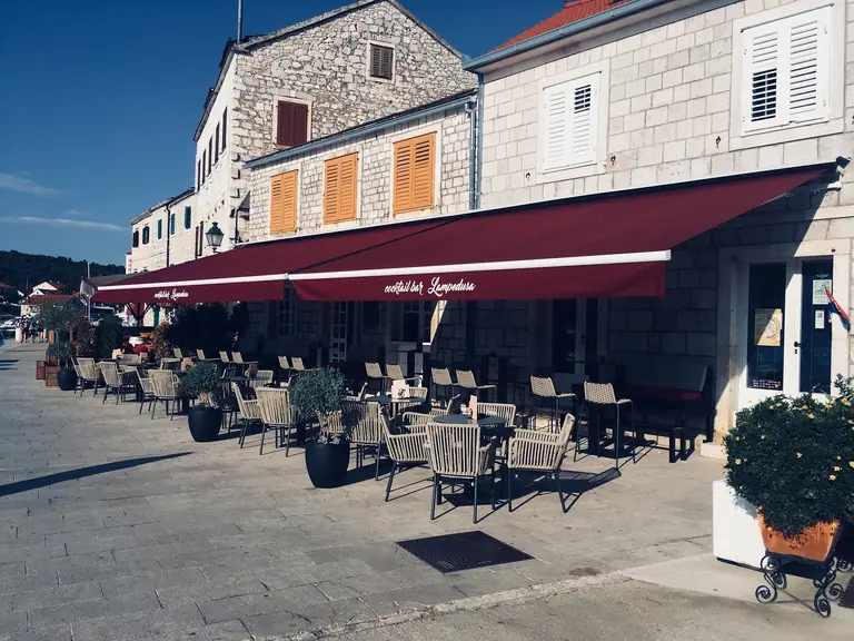 Lampedusa Bar - Hvar