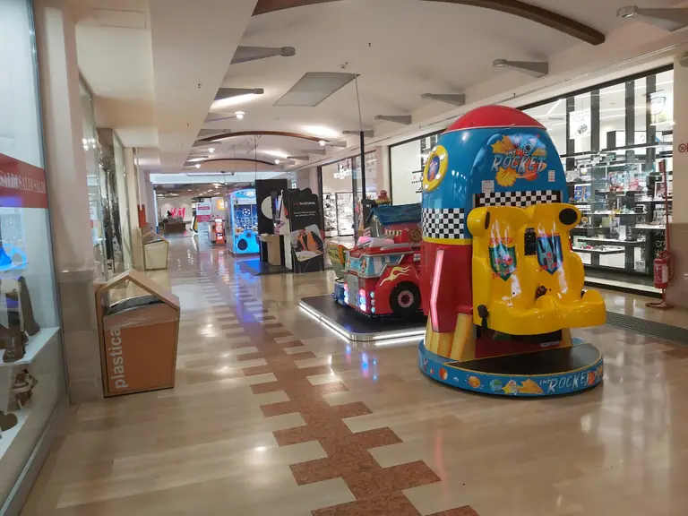 Centro Commerciale Mongolfiera Lecce - Lecce - Italy