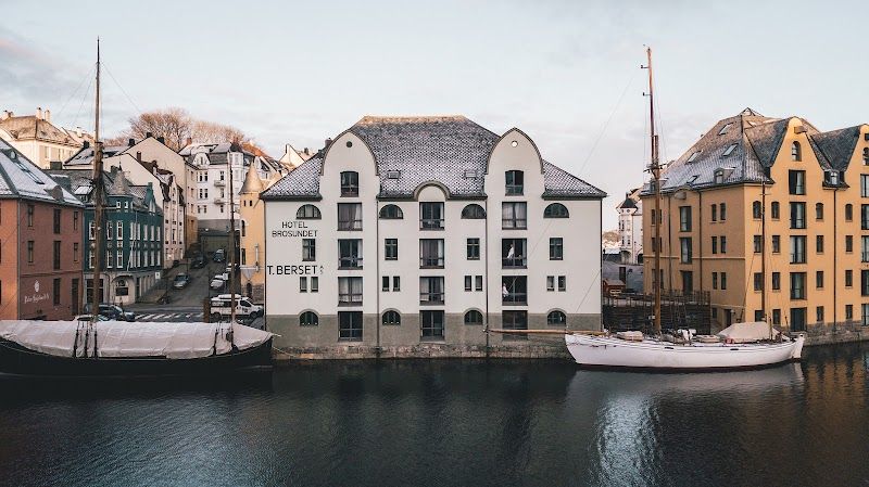 Hotel Brosundet