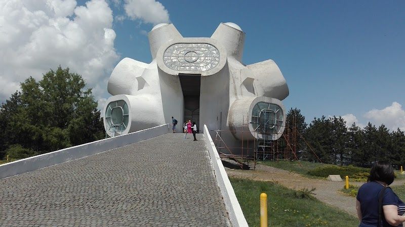 Visit the Ilinden (Makedonium) Monument