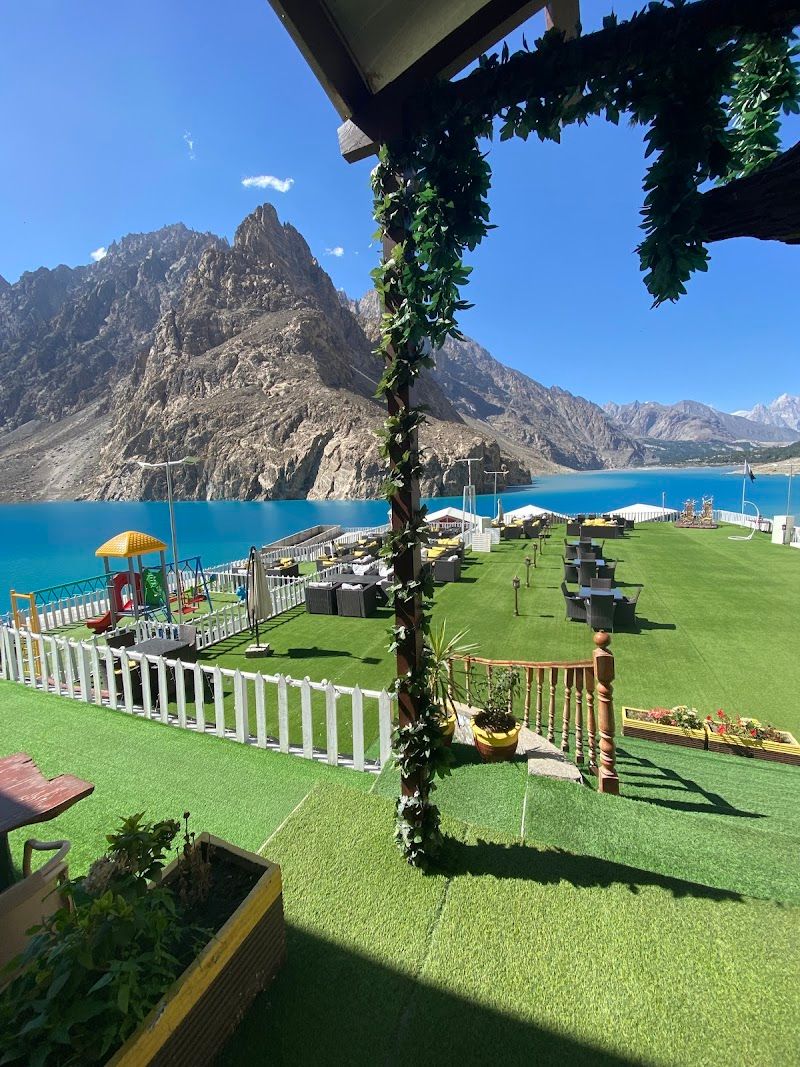 Luxus Hunza Attabad Lake Resort