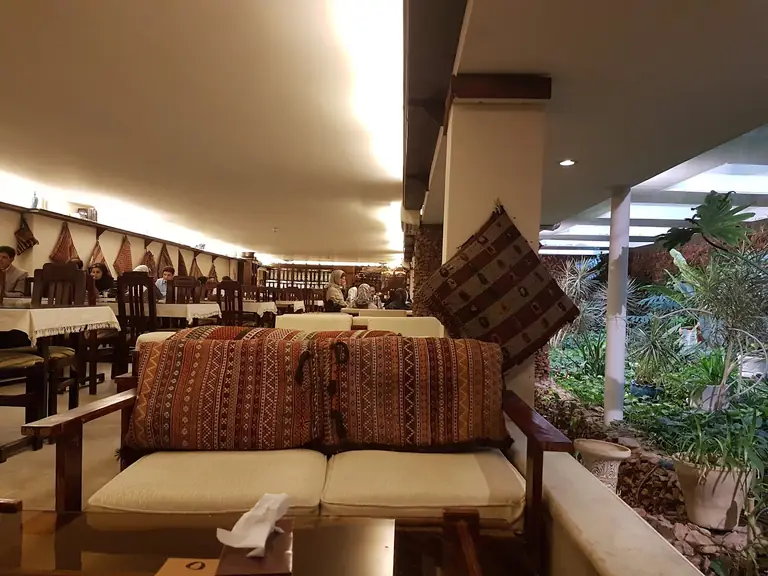 Chehel Panjereh Hotel