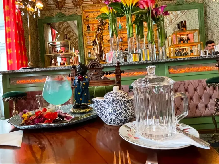 MADAME Liquor Bar & Cocktails - Cuenca - Ecuador