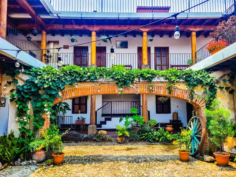 Hotel Posadita & Hamburguesa Gigante - Antigua - Guatemala