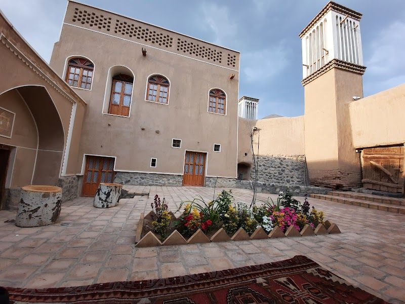 Afoushta Traditional Hotel