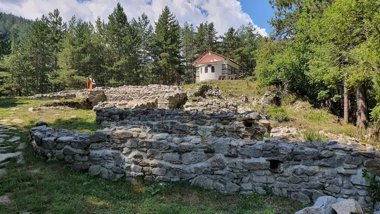Археологически комплекс Свети Никола - Bansko - Bulgaria