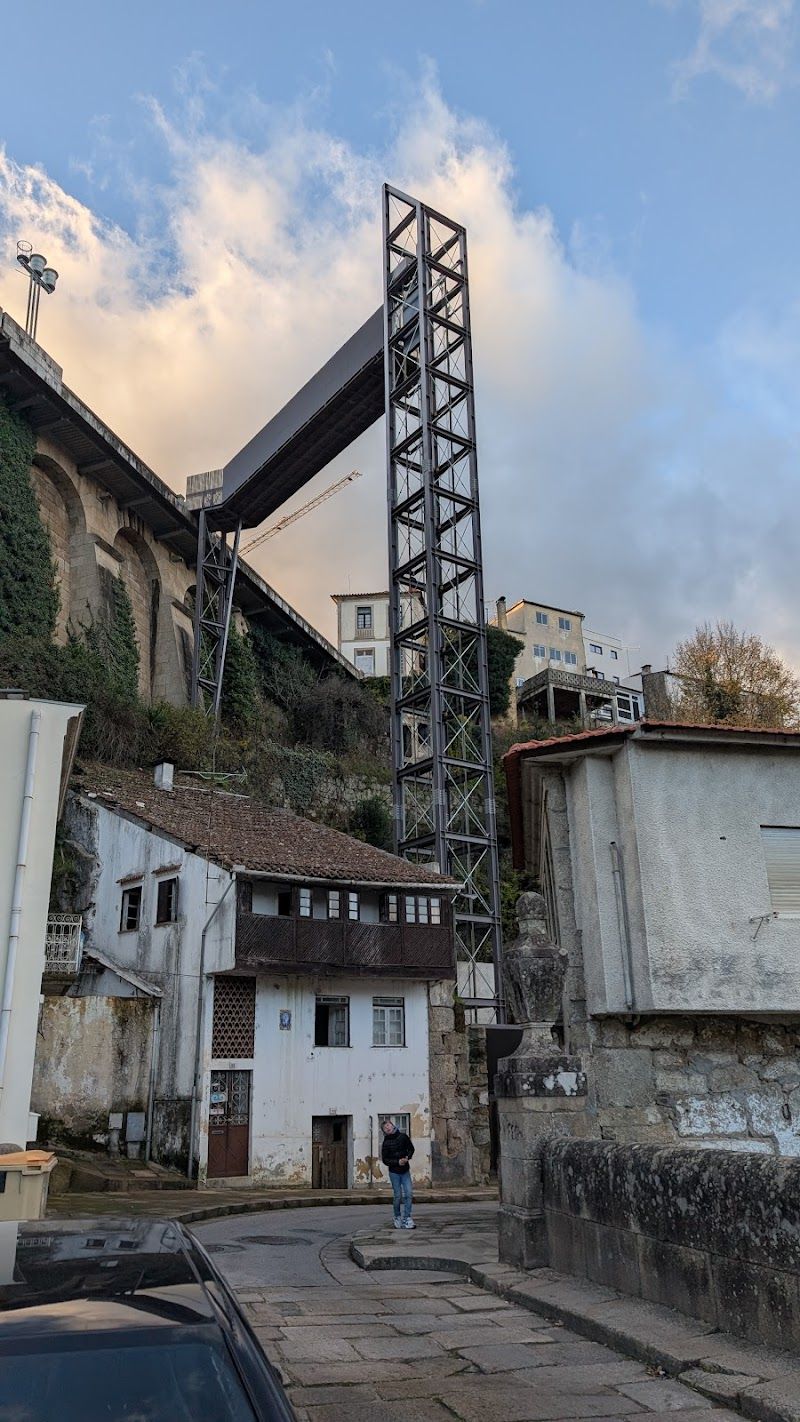 Urban Elevator - Ferreiros Neighborhood