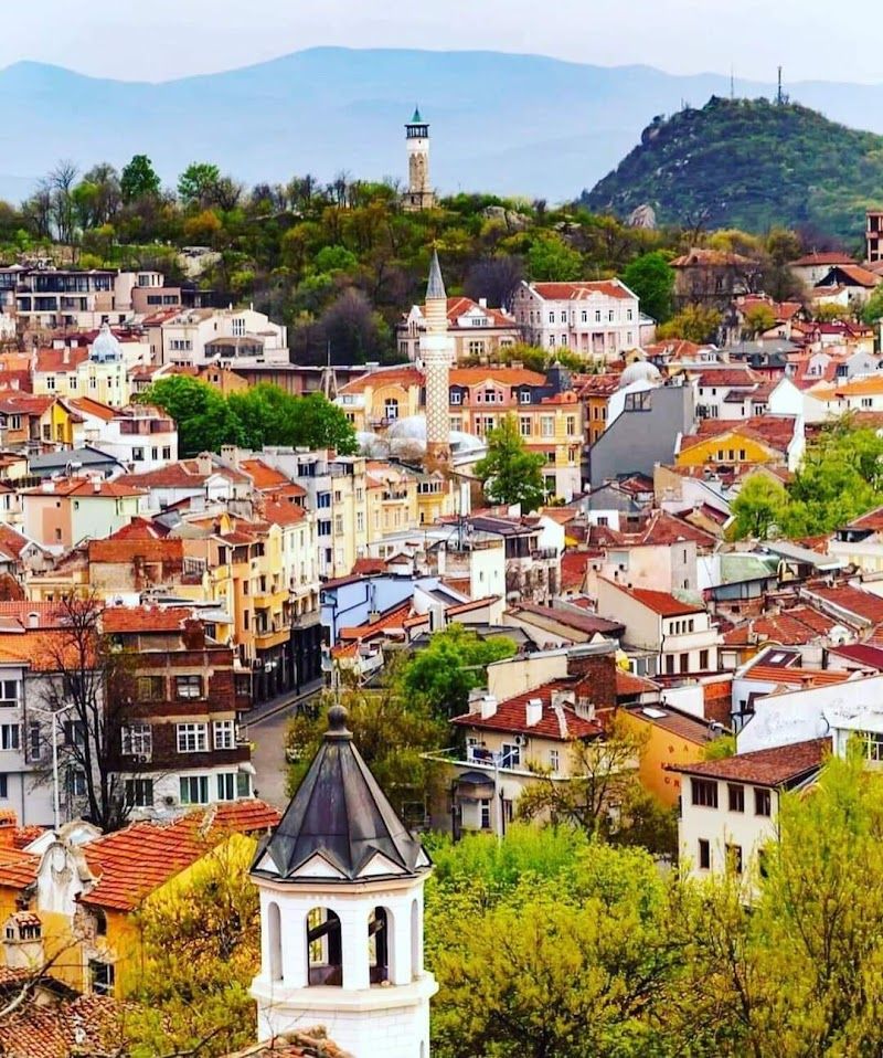 Explore the Old Town (Stari Grad)