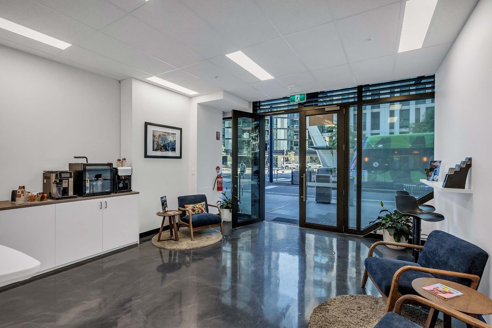 Melbourne Lifestyle Apartments - Best Views on Collins - Melbourne - Australia